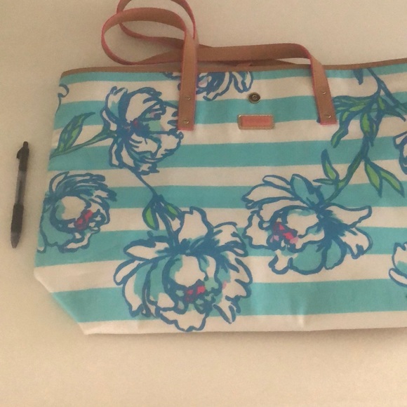 Lilly Pulitzer Beach Bag - Picture 7 of 7